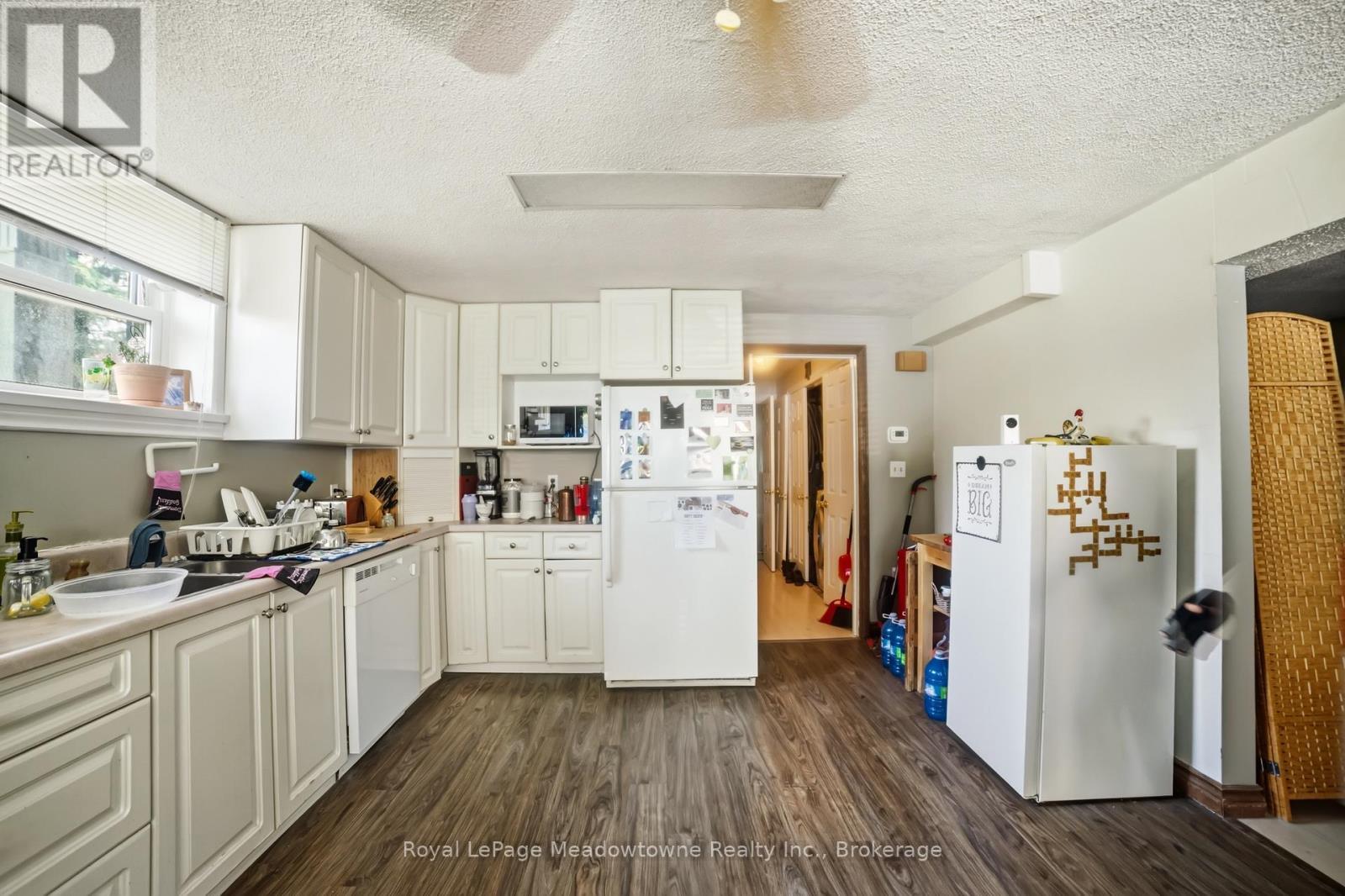 












12 HUNTSMAN GATE

,
Hamilton (Freelton),




Ontario
L8N2Z7

