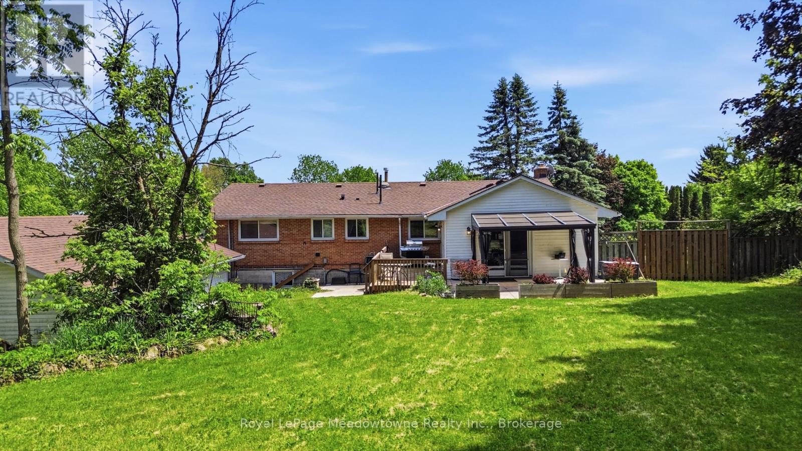 












12 HUNTSMAN GATE

,
Hamilton (Freelton),




Ontario
L8N2Z7


