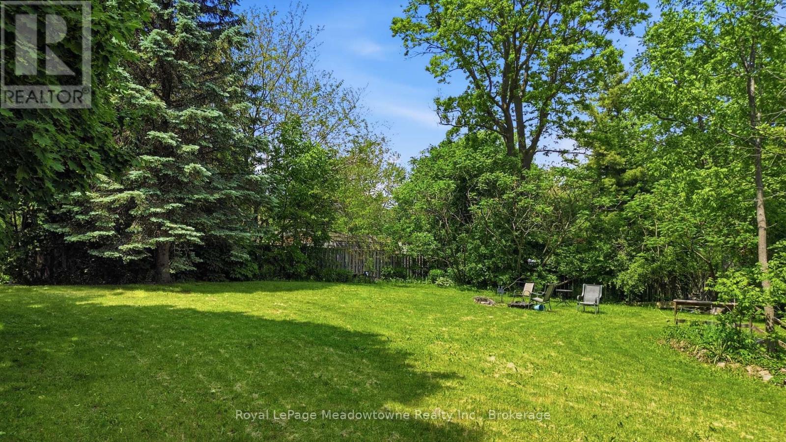 












12 HUNTSMAN GATE

,
Hamilton (Freelton),




Ontario
L8N2Z7

