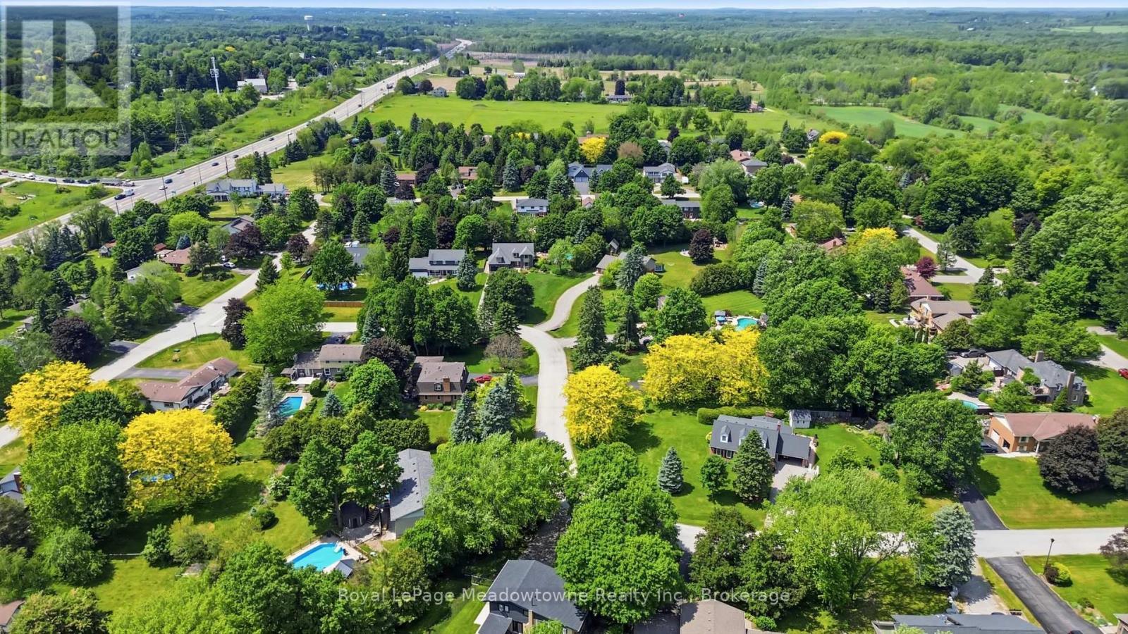 












12 HUNTSMAN GATE

,
Hamilton (Freelton),




Ontario
L8N2Z7

