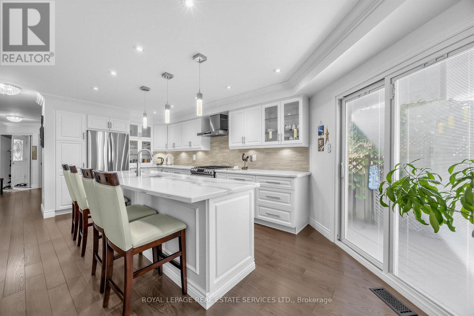 












4024 RUSHTON CRESCENT

,
Mississauga,




Ontario
L5L4H7


