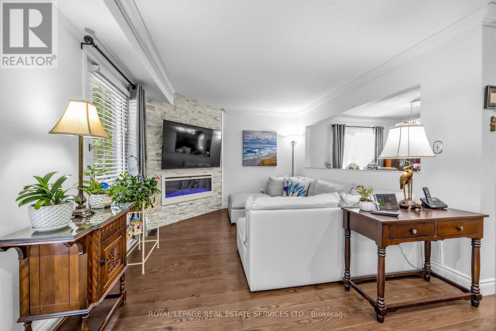 












4024 RUSHTON CRESCENT

,
Mississauga,




Ontario
L5L4H7

