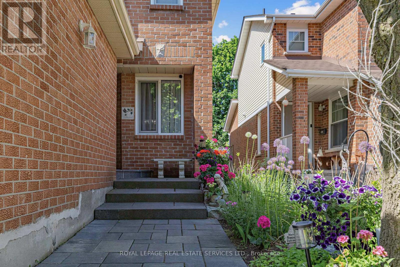 












4024 RUSHTON CRESCENT

,
Mississauga,




Ontario
L5L4H7

