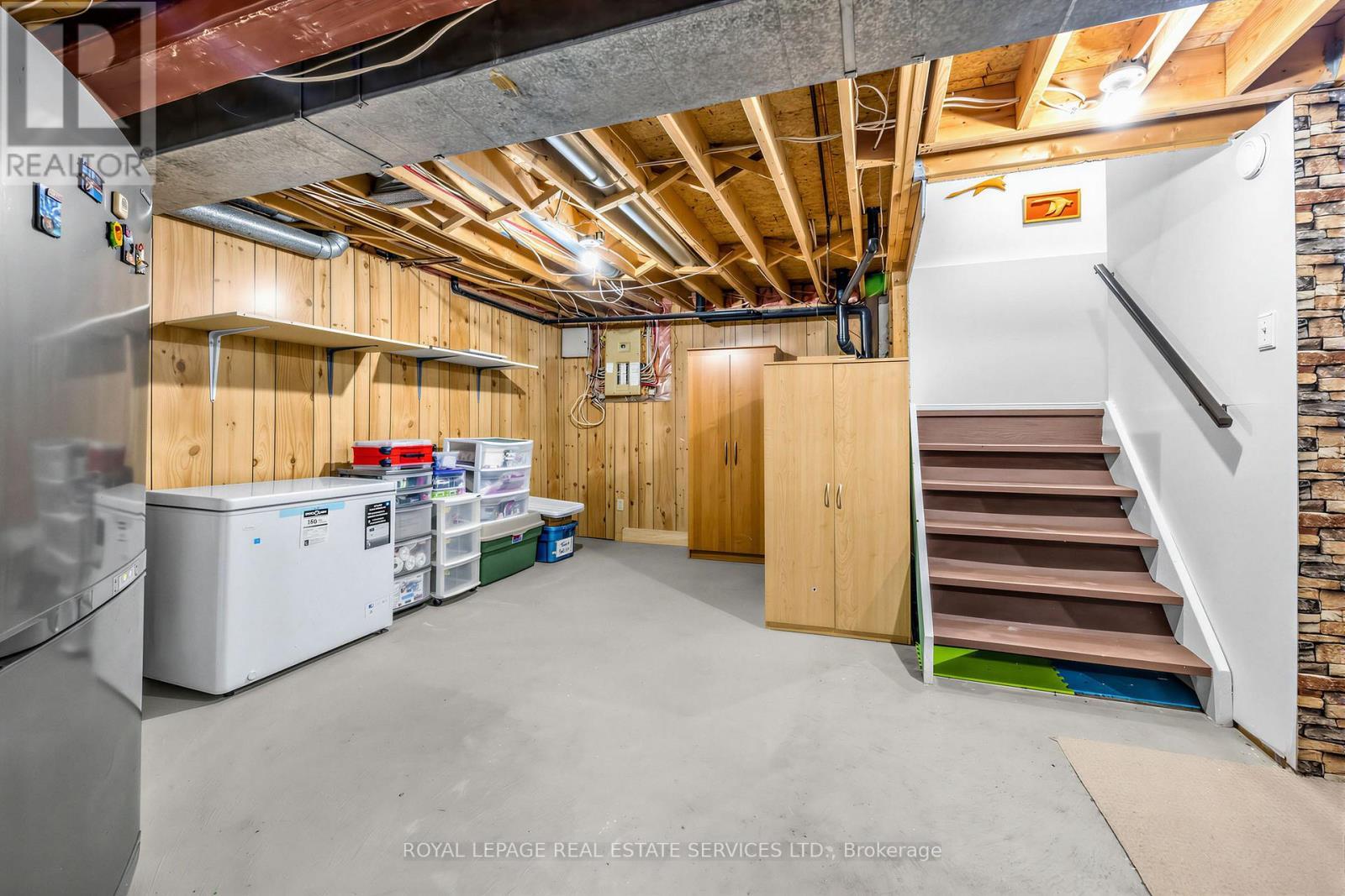 












4024 RUSHTON CRESCENT

,
Mississauga,




Ontario
L5L4H7

