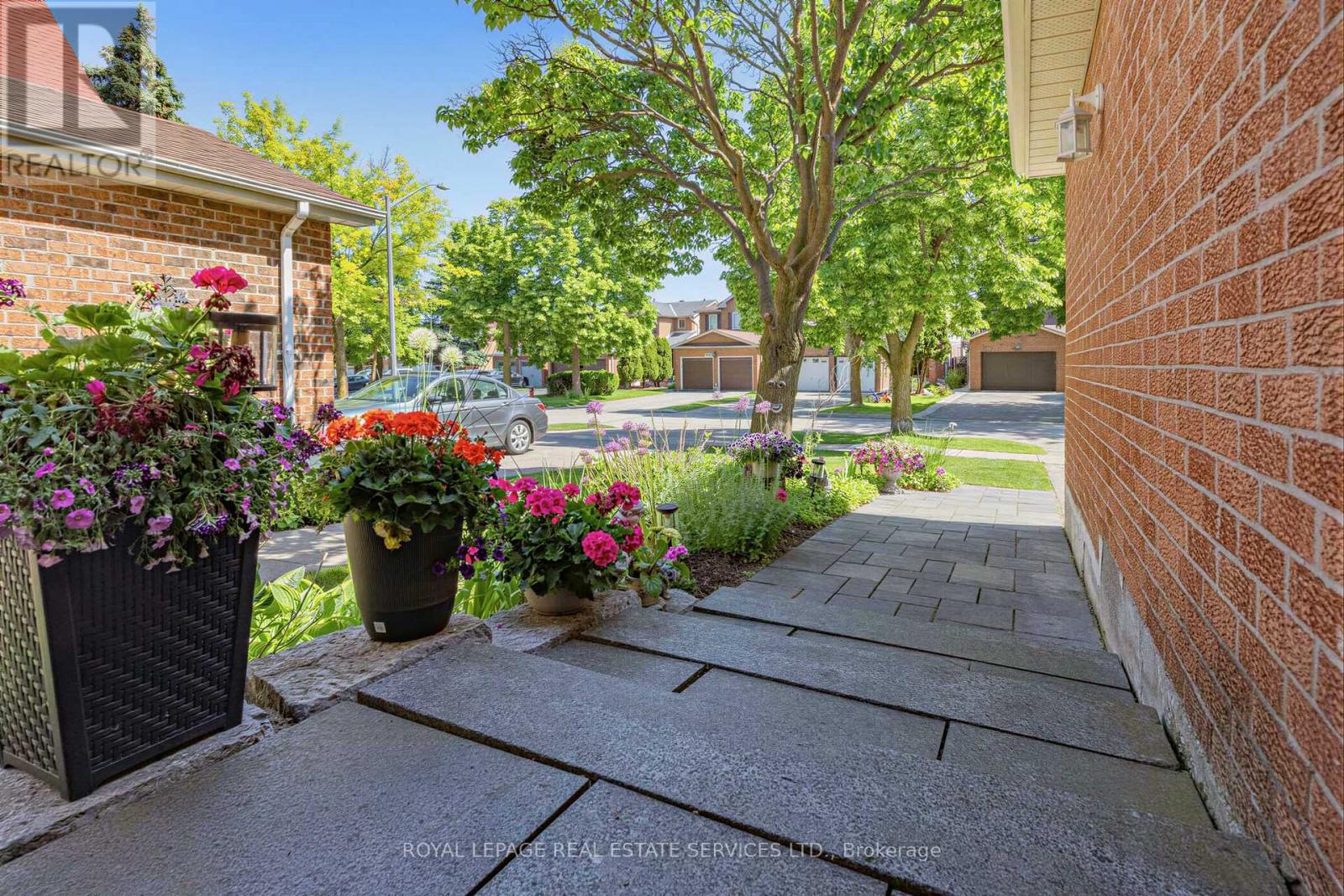 












4024 RUSHTON CRESCENT

,
Mississauga,




Ontario
L5L4H7

