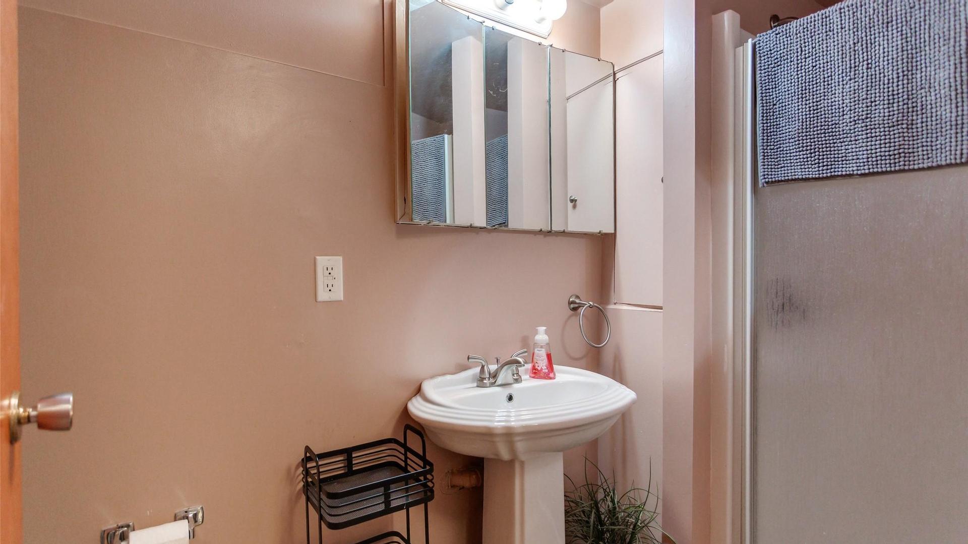 









3607


39

Avenue,
Vernon,




BC
V1T 3E5

