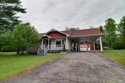 
															
													191
													
													Rue Perron
													
												
												Saint-David-de-Falardeau,
												QC 