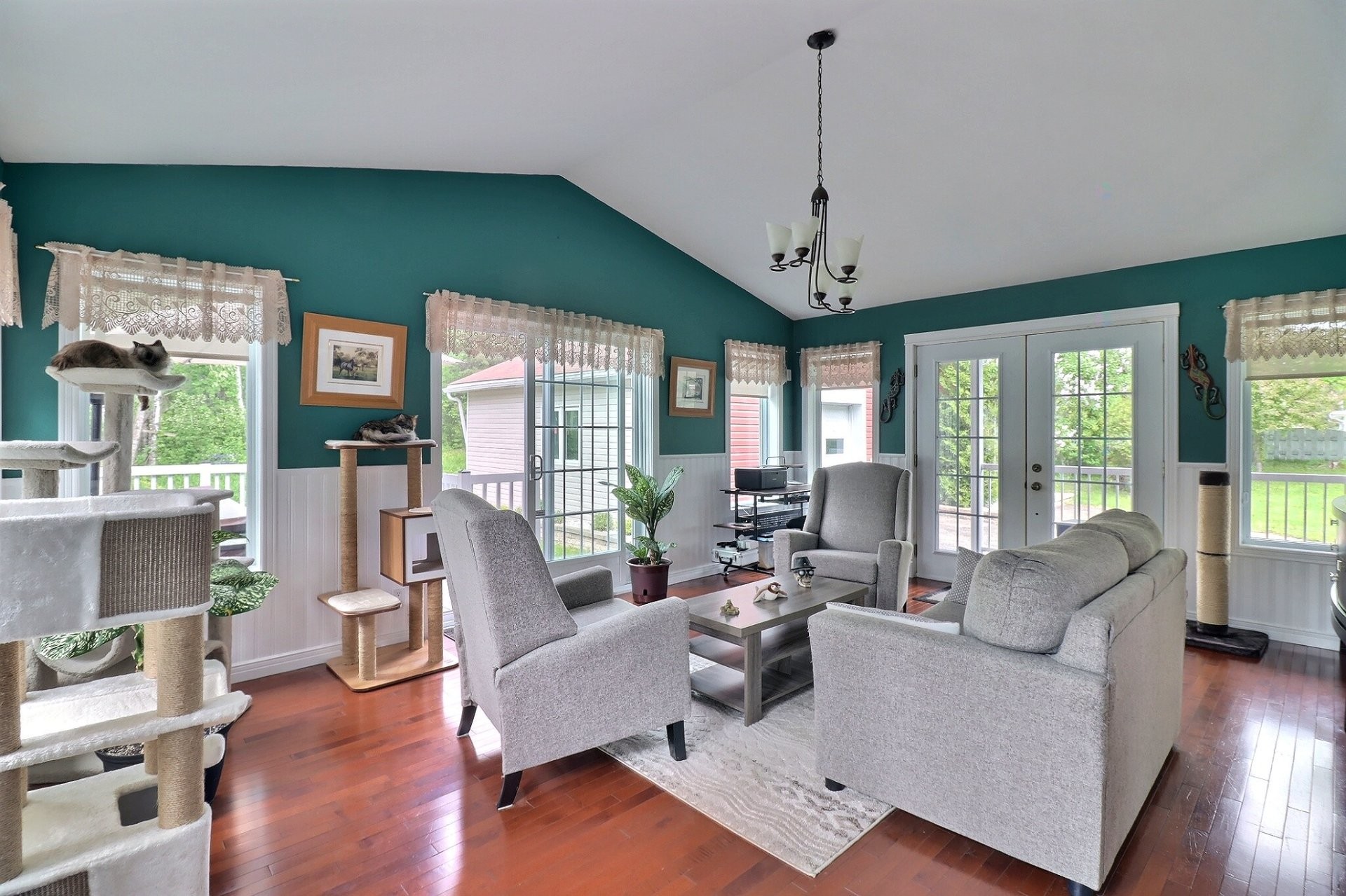 









191


Rue Perron

,
Saint-David-de-Falardeau,




QC
G0V1C0

