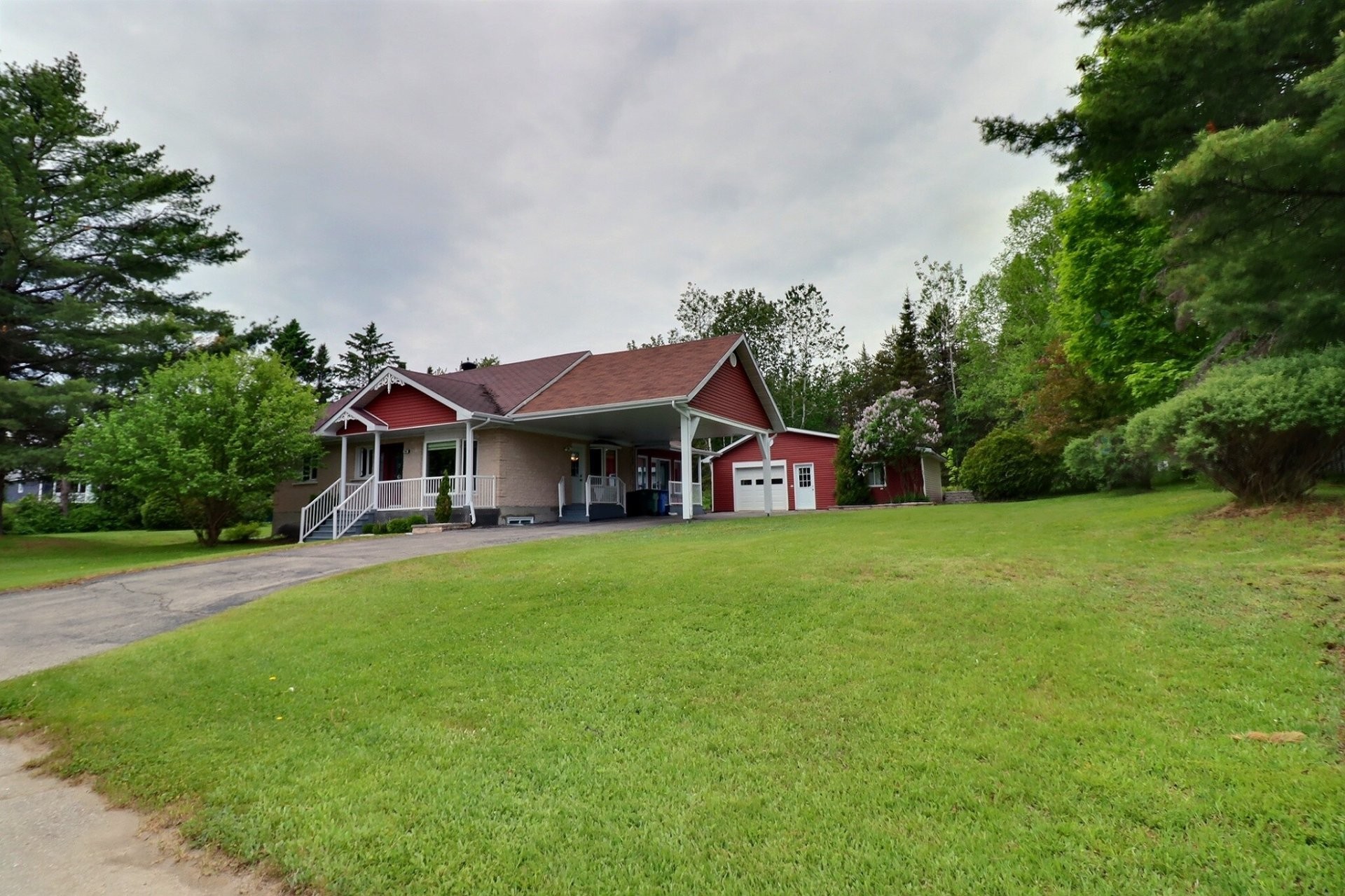 









191


Rue Perron

,
Saint-David-de-Falardeau,




QC
G0V1C0

