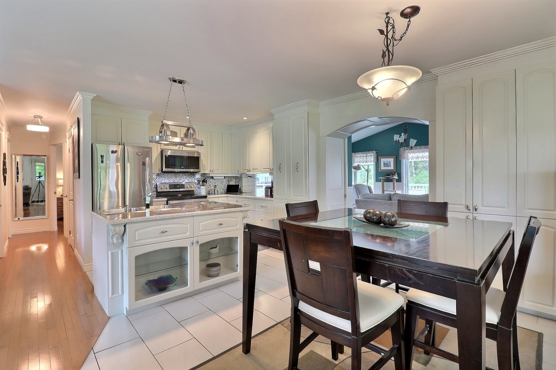 









191


Rue Perron

,
Saint-David-de-Falardeau,




QC
G0V1C0

