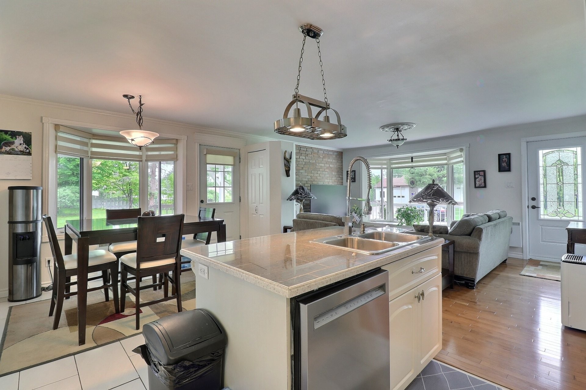 









191


Rue Perron

,
Saint-David-de-Falardeau,




QC
G0V1C0

