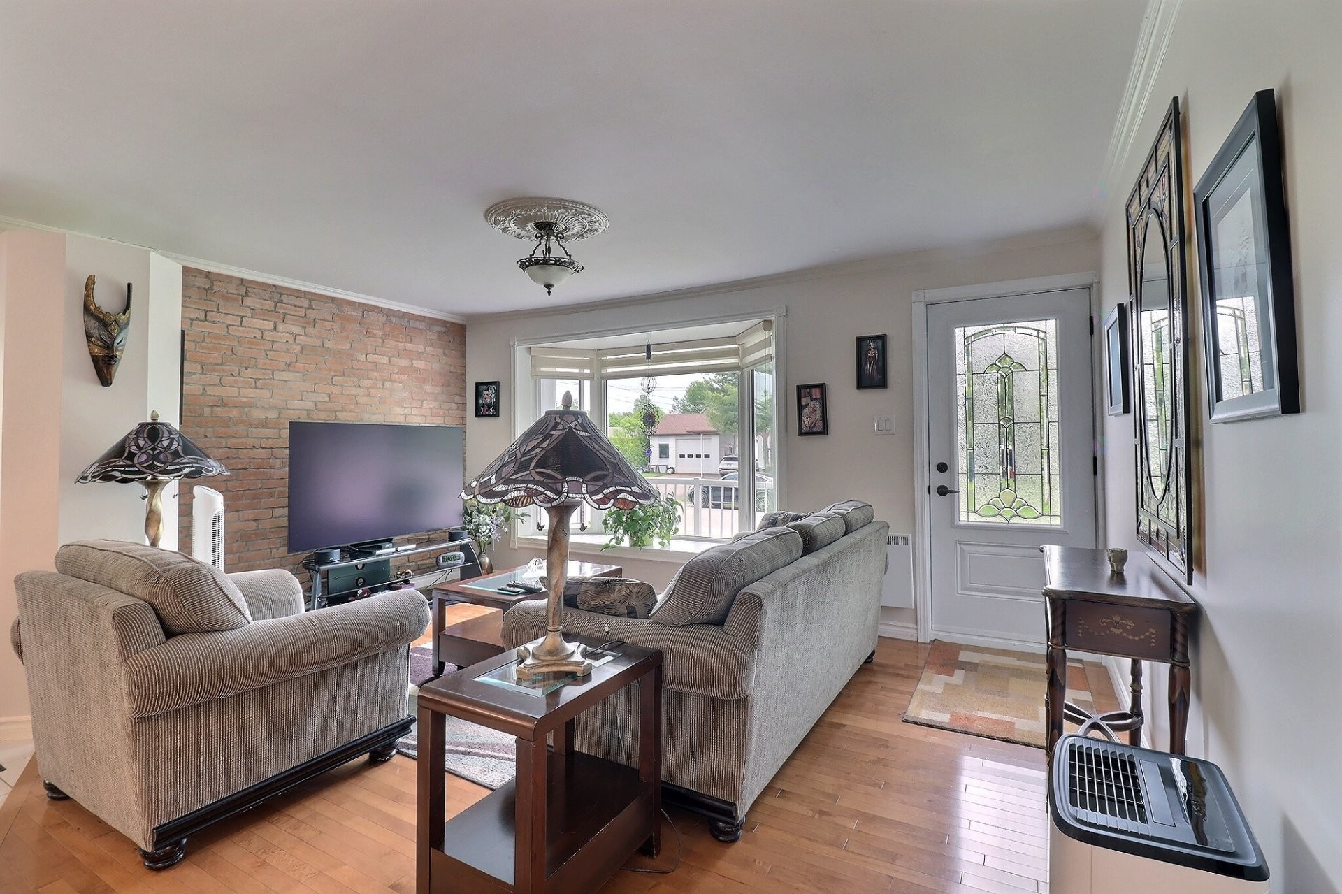 









191


Rue Perron

,
Saint-David-de-Falardeau,




QC
G0V1C0


