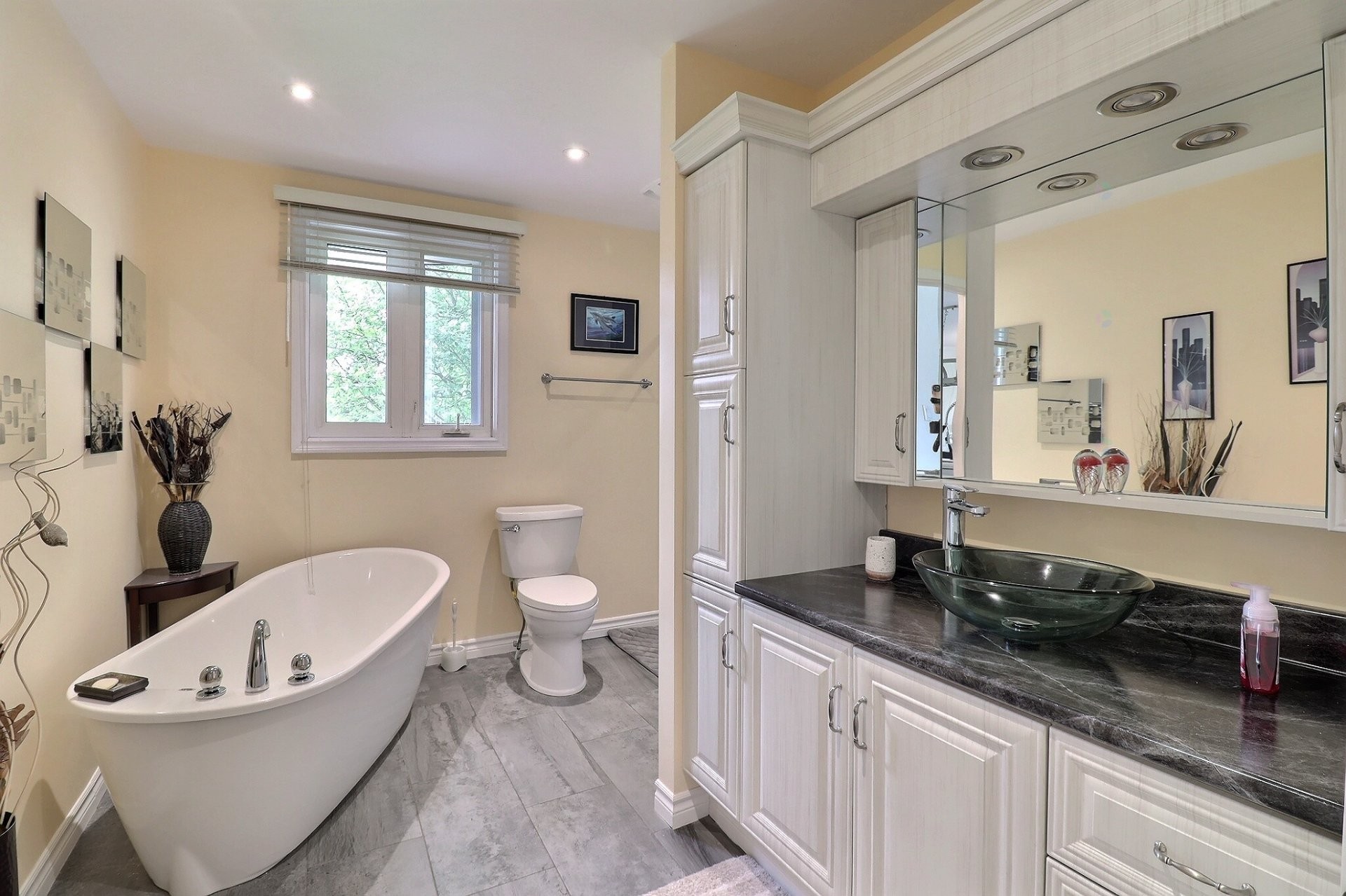 









191


Rue Perron

,
Saint-David-de-Falardeau,




QC
G0V1C0

