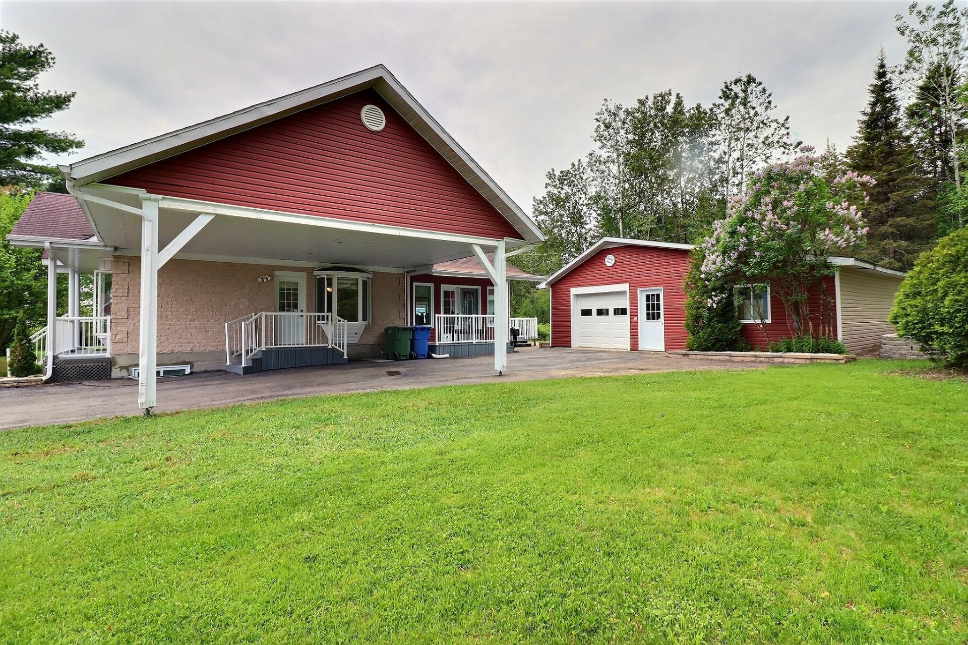 









191


Rue Perron

,
Saint-David-de-Falardeau,




QC
G0V1C0

