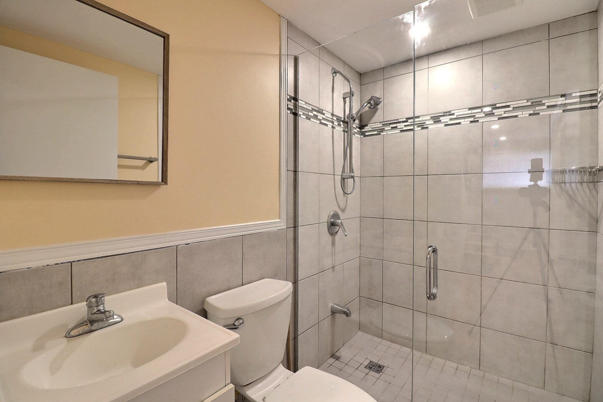 









191


Rue Perron

,
Saint-David-de-Falardeau,




QC
G0V1C0

