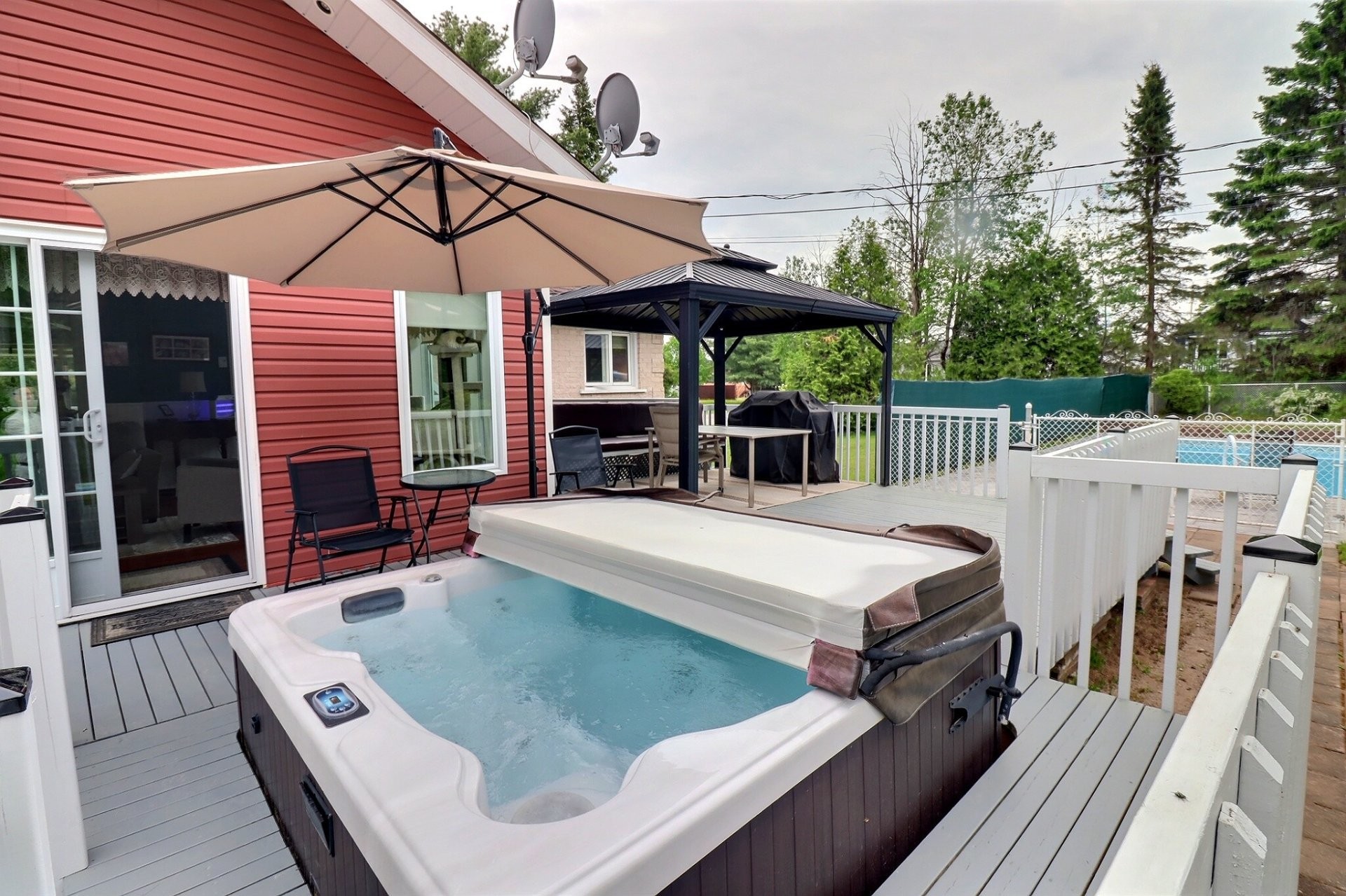 









191


Rue Perron

,
Saint-David-de-Falardeau,




QC
G0V1C0

