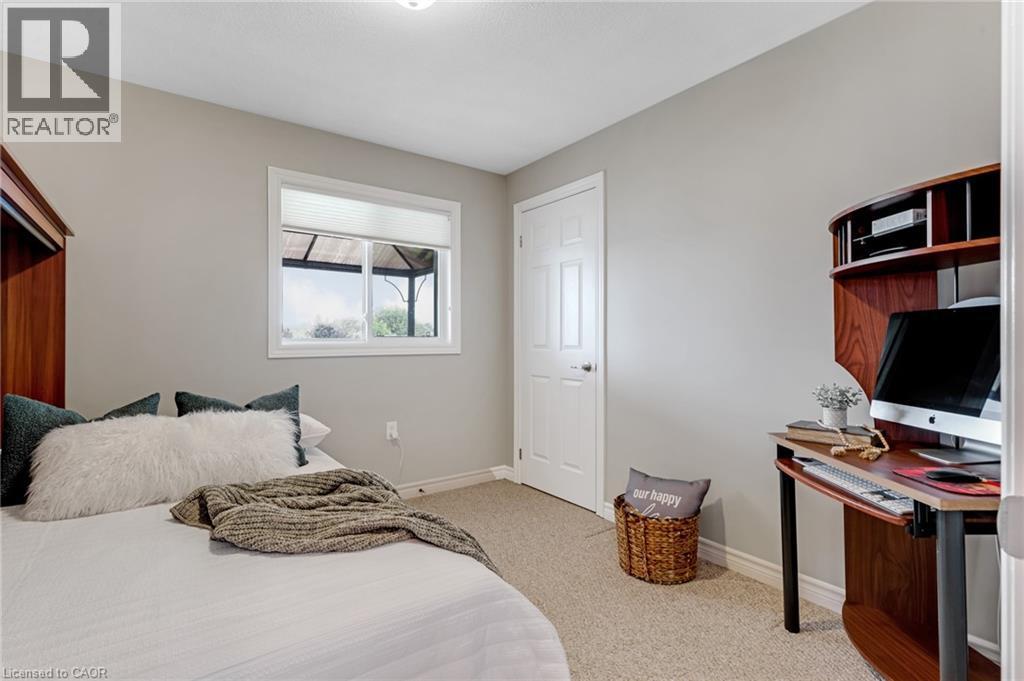 












118 CRUMLIN Lane

,
Freelton,




Ontario
L8B1A5

