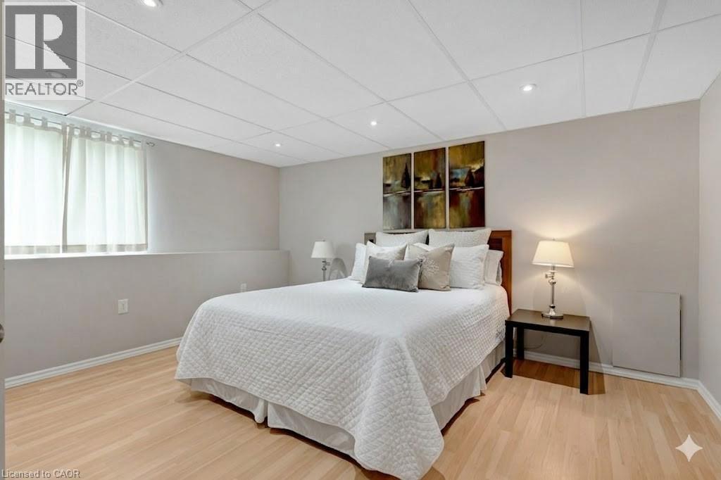 












118 CRUMLIN Lane

,
Freelton,




Ontario
L8B1A5

