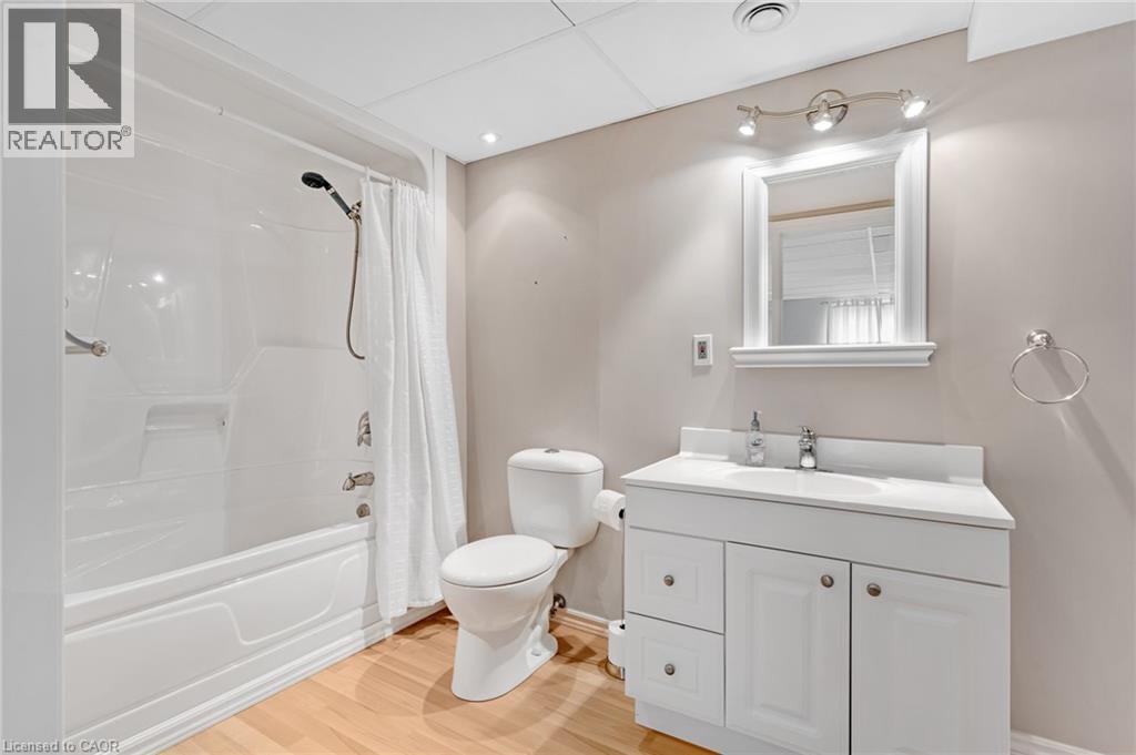 












118 CRUMLIN Lane

,
Freelton,




Ontario
L8B1A5

