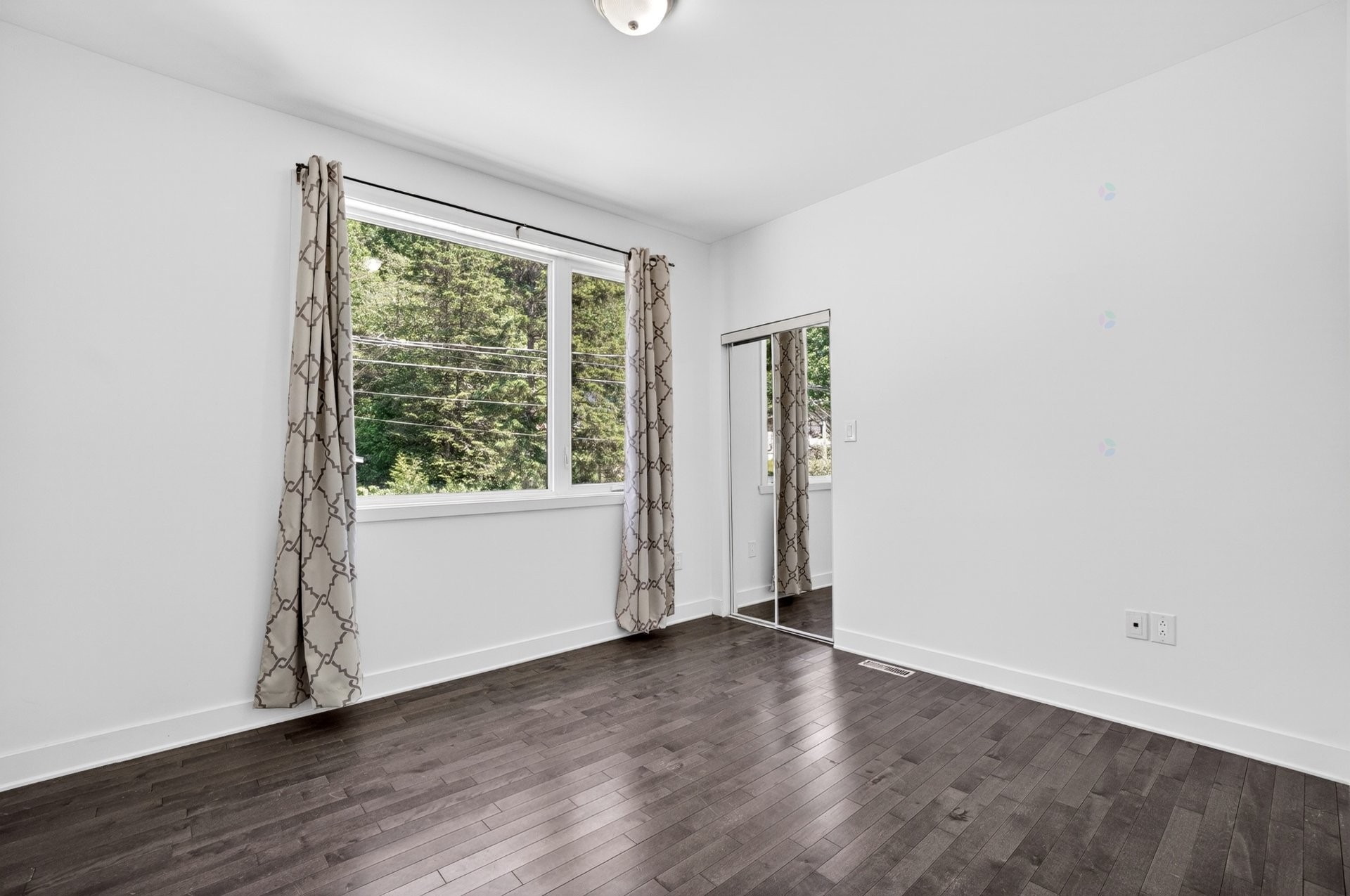 









405


Rue de la Montagne

,
Saint-Calixte,




QC
J0K1Z0

