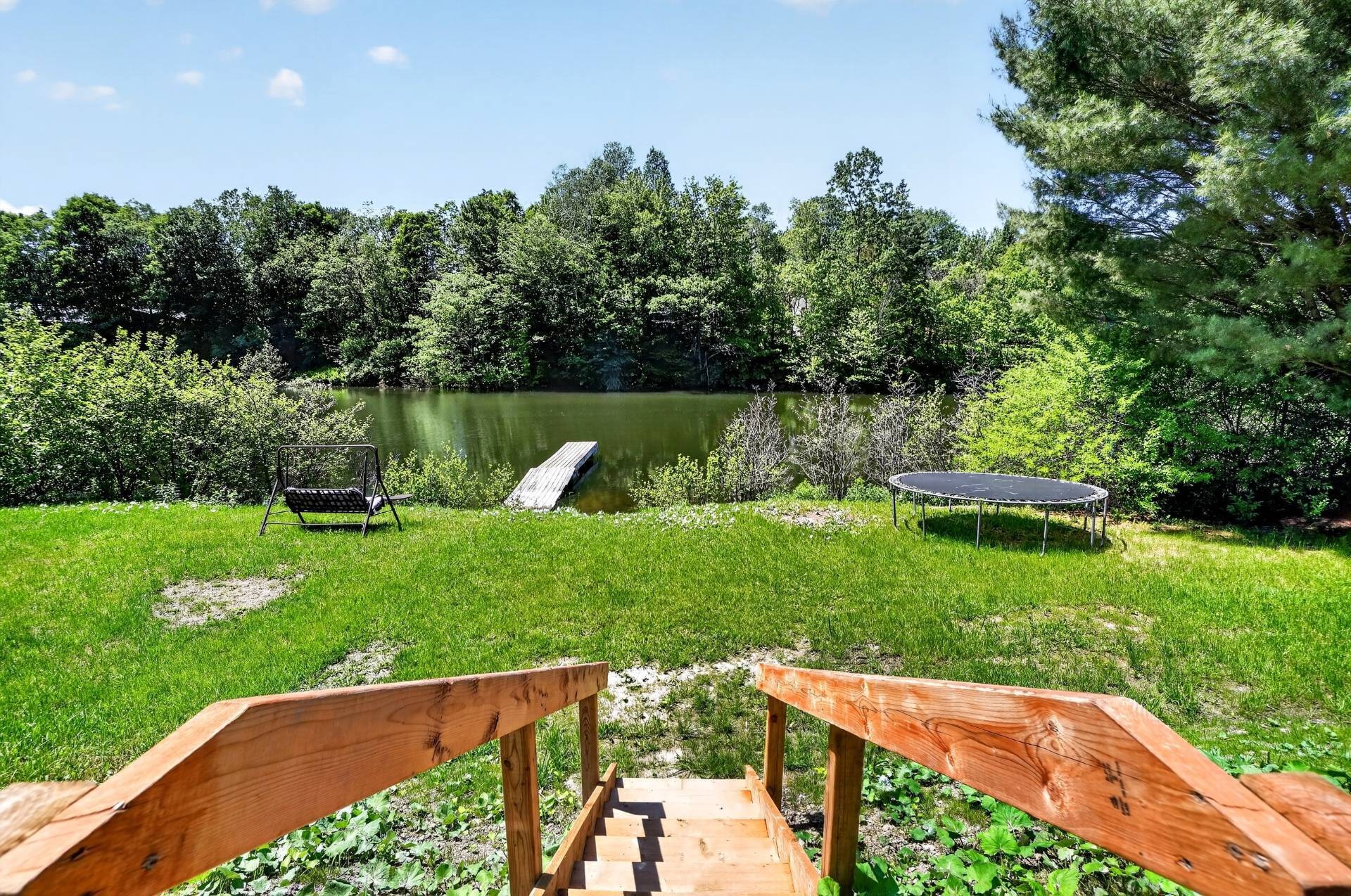 









405


Rue de la Montagne

,
Saint-Calixte,




QC
J0K1Z0

