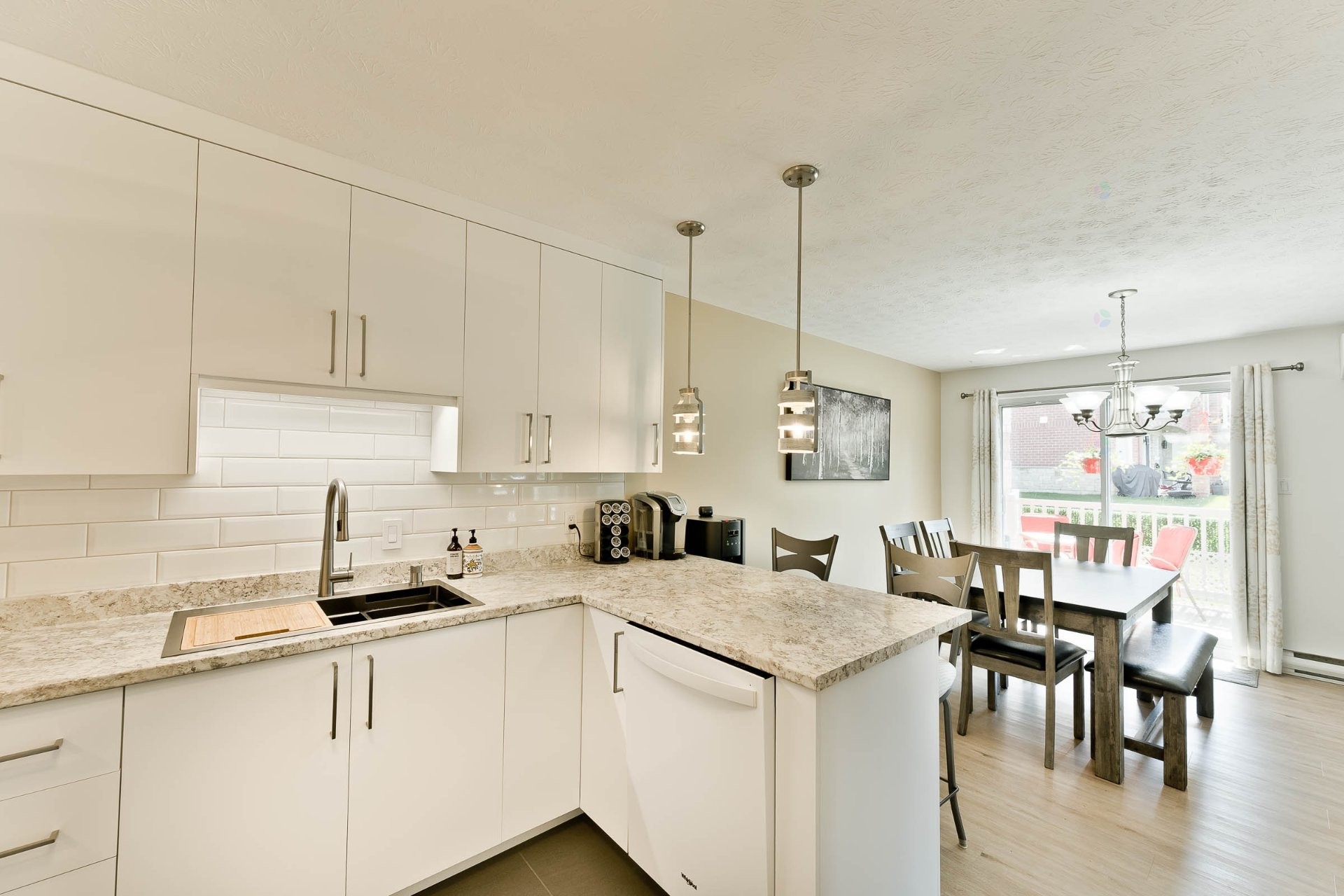 









3363


Rue Antoine-Samson

,
Sherbrooke (Les Nations),




QC
J1L2R3

