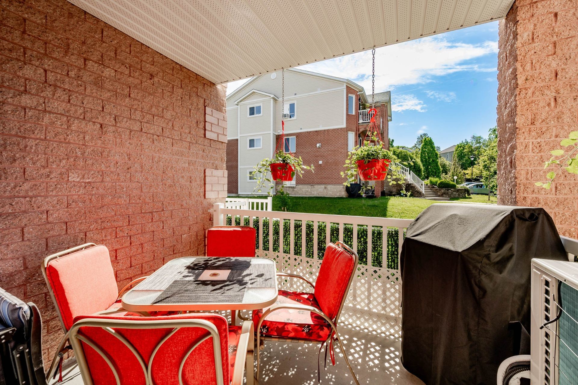 









3363


Rue Antoine-Samson

,
Sherbrooke (Les Nations),




QC
J1L2R3


