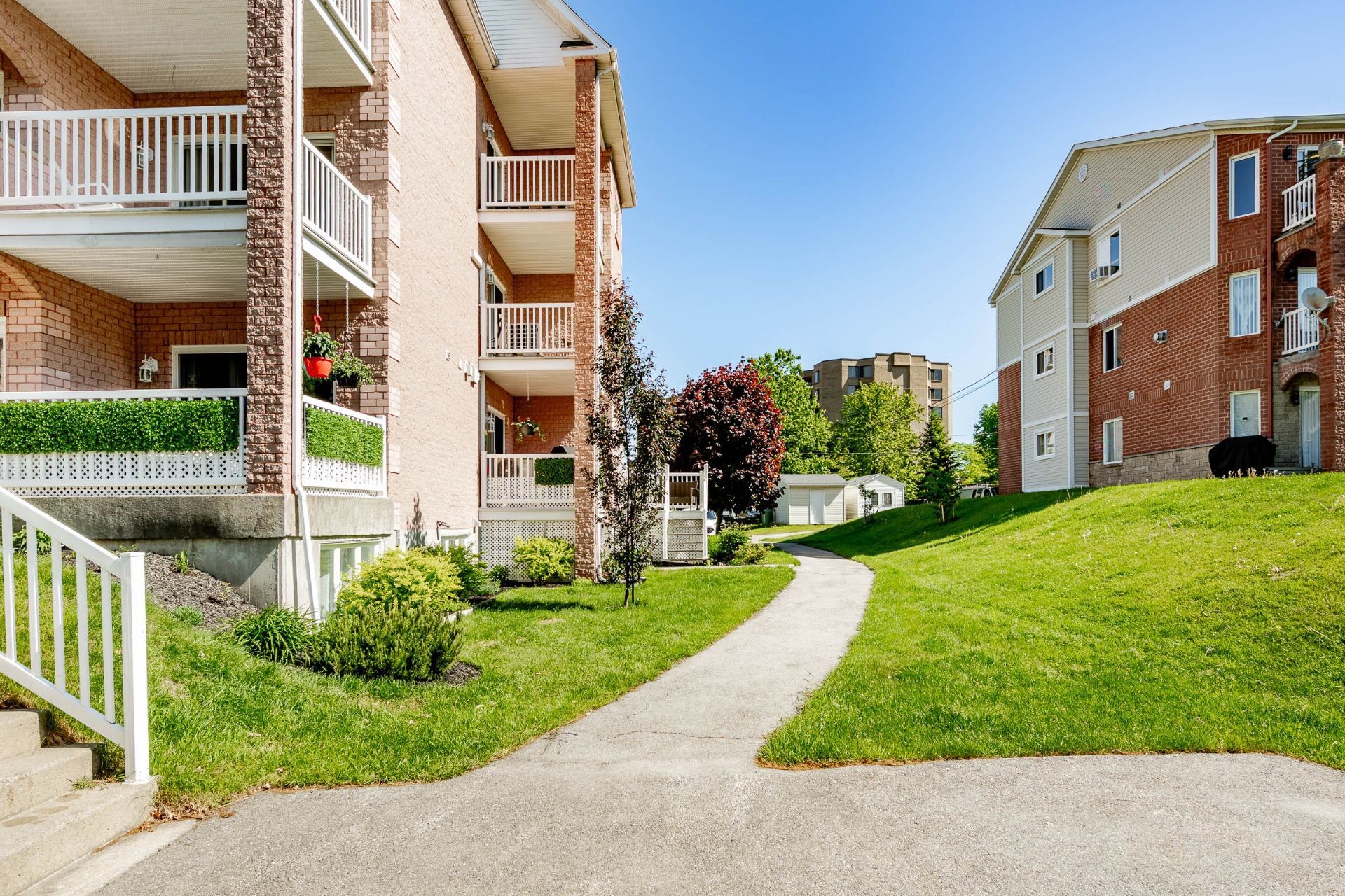 









3363


Rue Antoine-Samson

,
Sherbrooke (Les Nations),




QC
J1L2R3


