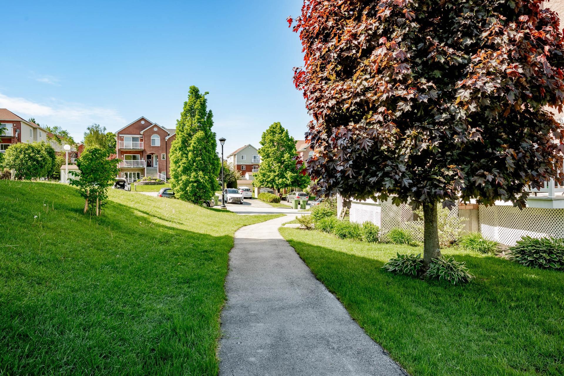 









3363


Rue Antoine-Samson

,
Sherbrooke (Les Nations),




QC
J1L2R3

