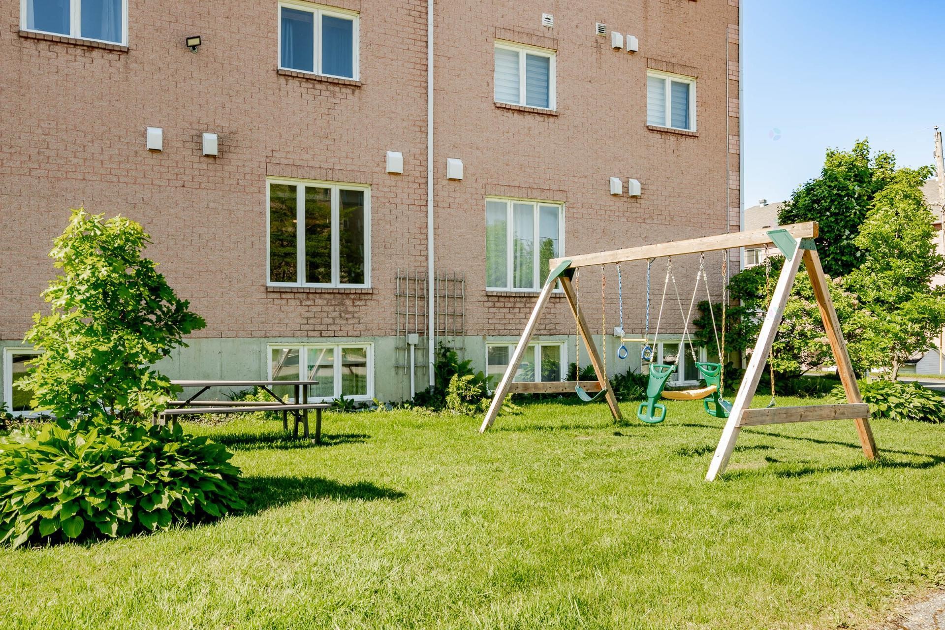









3363


Rue Antoine-Samson

,
Sherbrooke (Les Nations),




QC
J1L2R3

