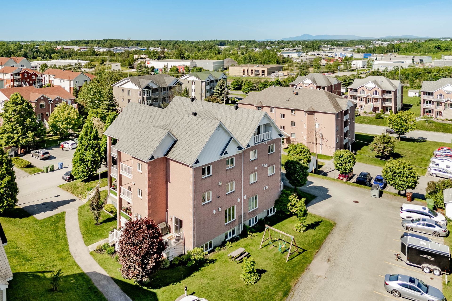 









3363


Rue Antoine-Samson

,
Sherbrooke (Les Nations),




QC
J1L2R3

