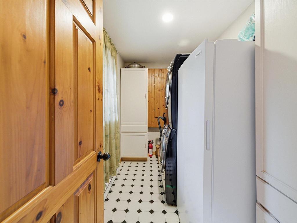 












943 West Porters Lake Road

,
West Porters Lake,




NS
B3K 1K9

