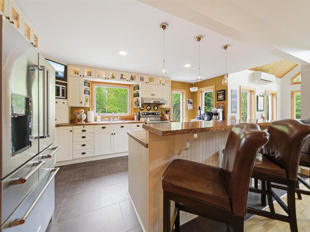 












943 West Porters Lake Road

,
West Porters Lake,




NS
B3K 1K9

