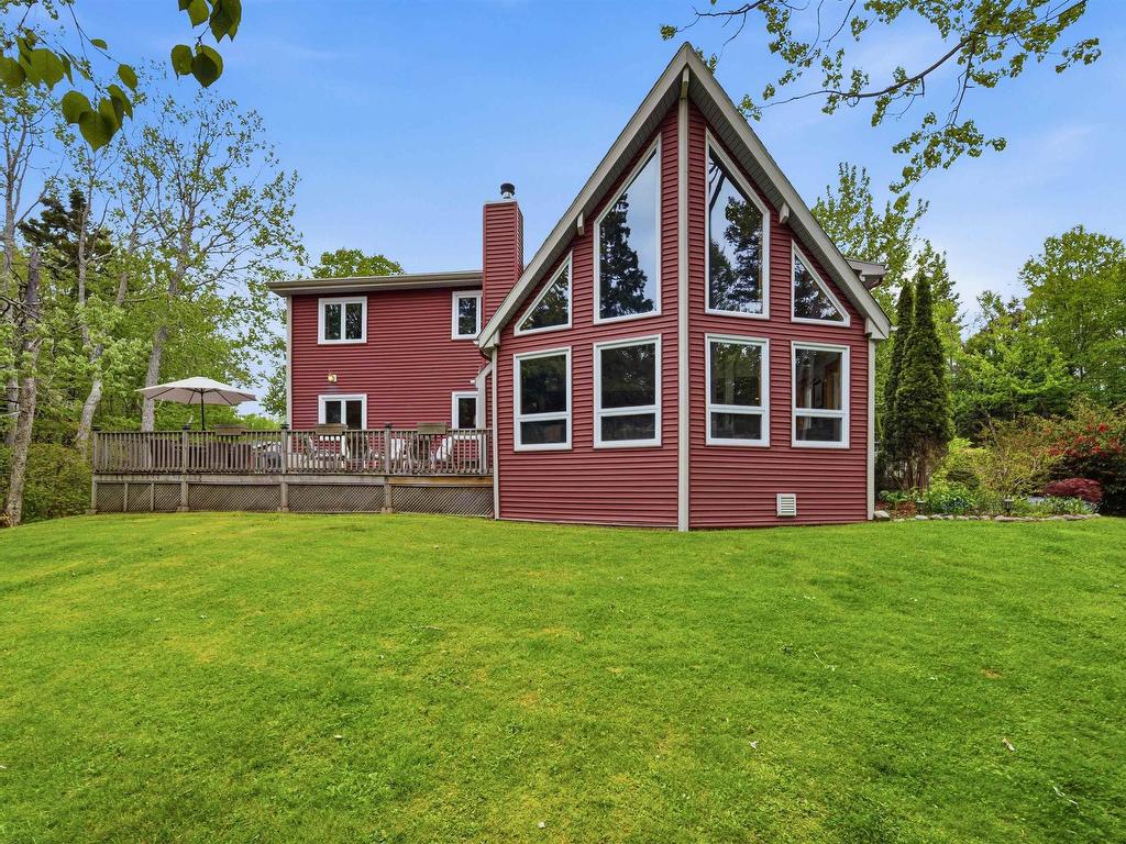 












943 West Porters Lake Road

,
West Porters Lake,




NS
B3K 1K9

