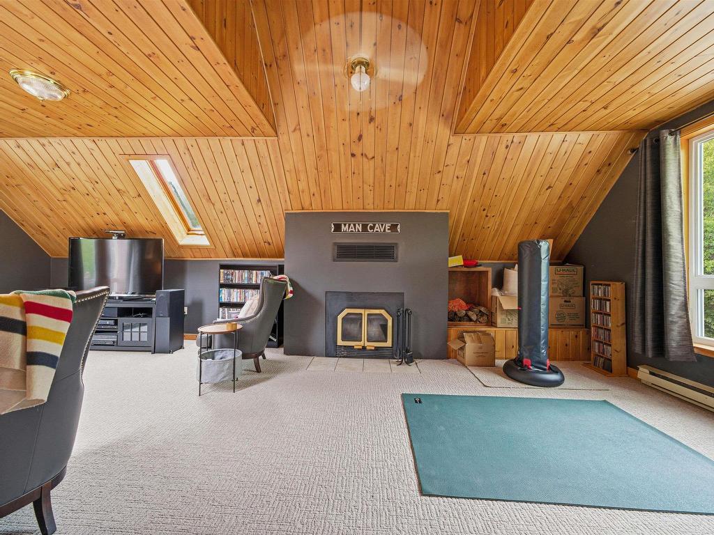 












943 West Porters Lake Road

,
West Porters Lake,




NS
B3K 1K9

