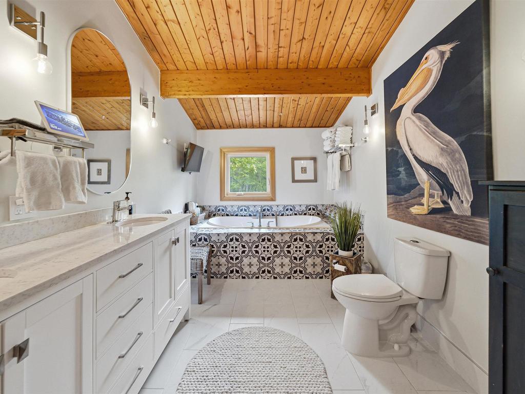 












943 West Porters Lake Road

,
West Porters Lake,




NS
B3K 1K9

