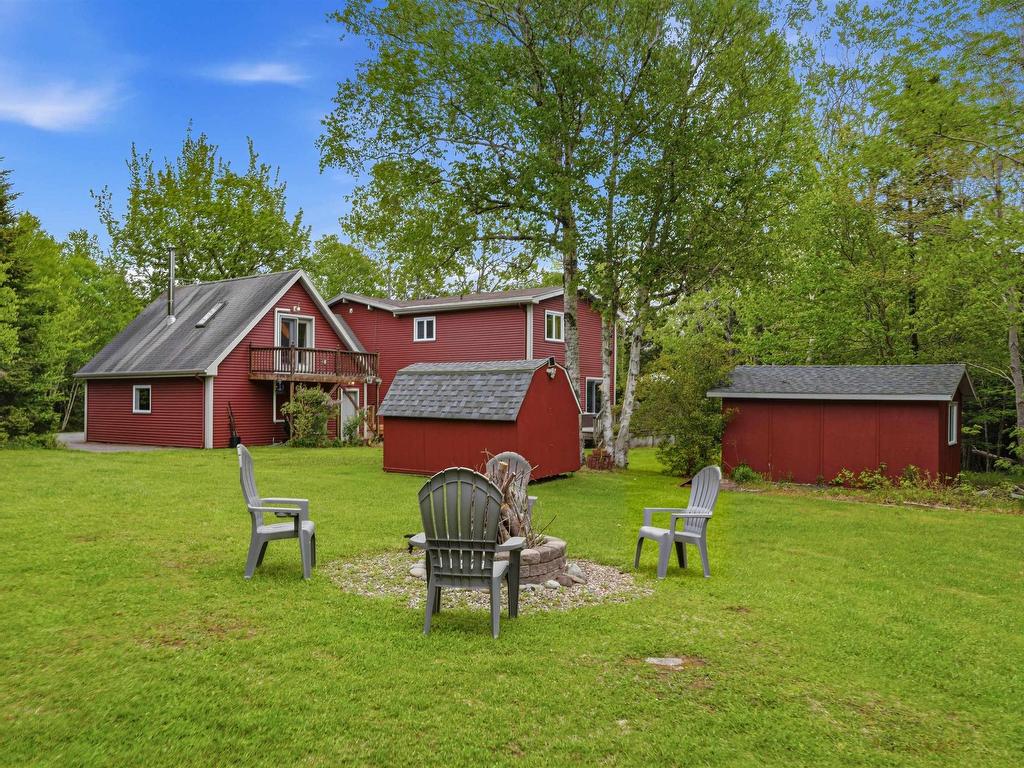 












943 West Porters Lake Road

,
West Porters Lake,




NS
B3K 1K9

