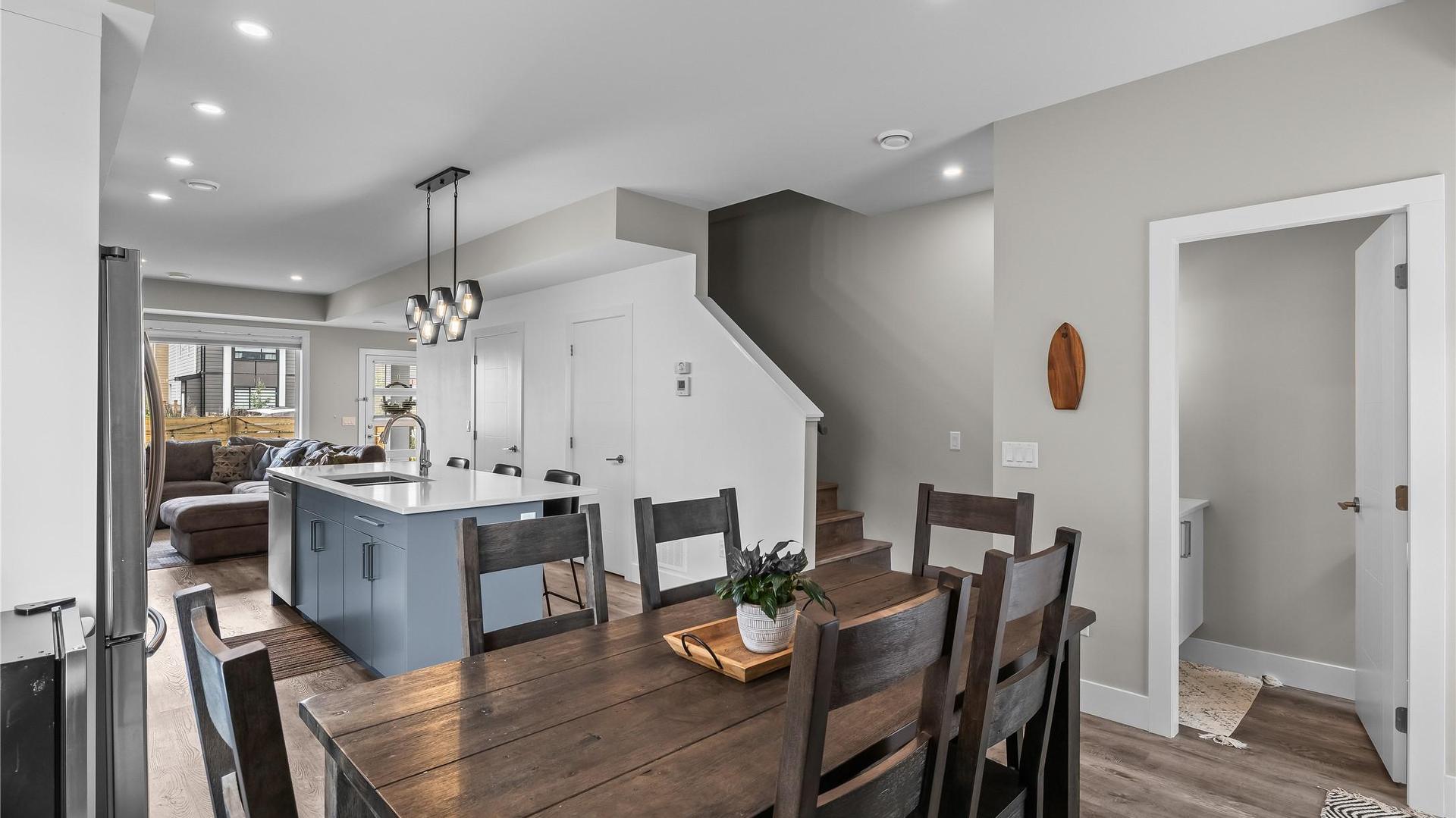 









771


Raymer

Avenue, 2,
Kelowna,




BC
V1Y 4Z7

