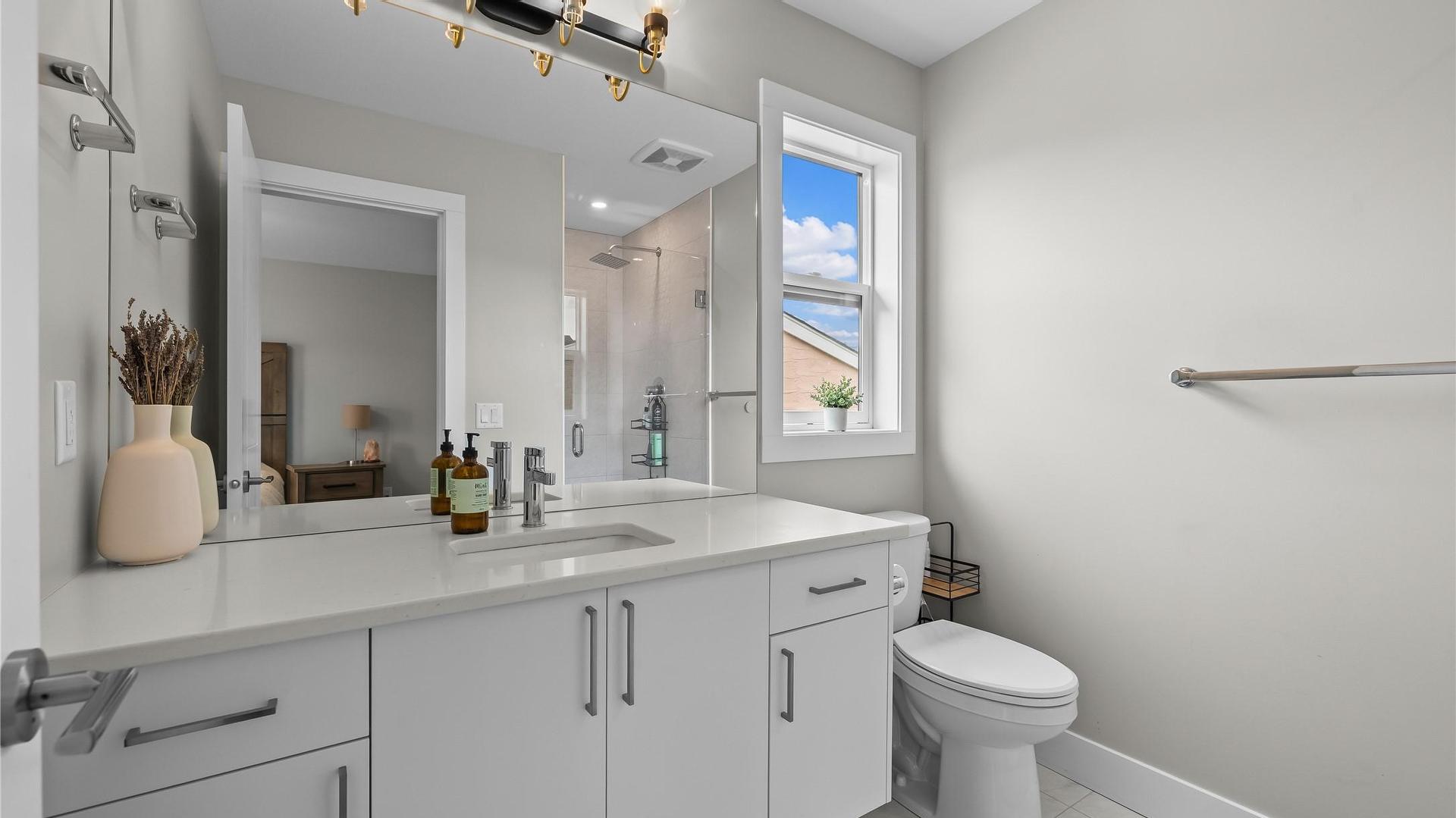 









771


Raymer

Avenue, 2,
Kelowna,




BC
V1Y 4Z7

