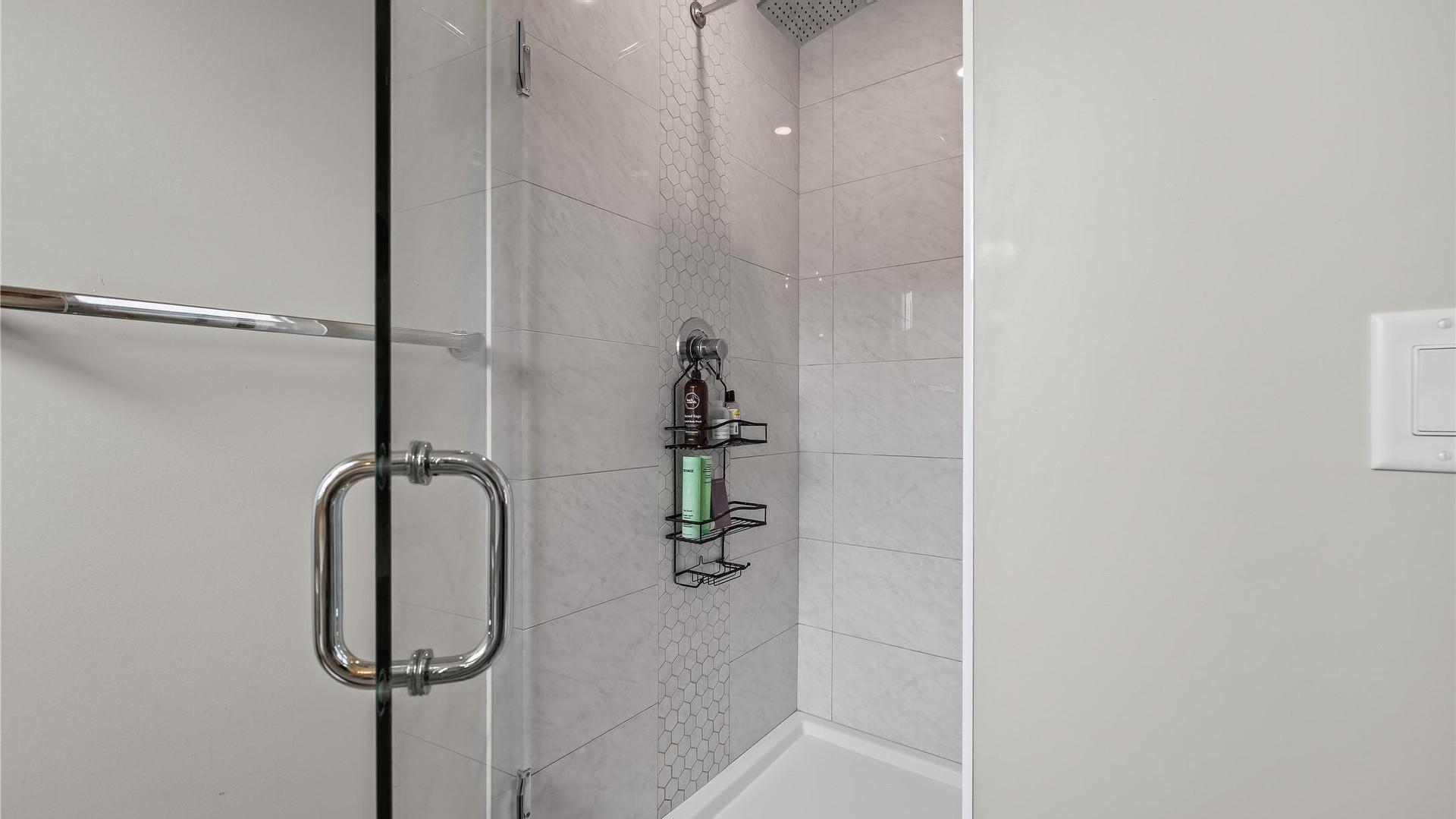









771


Raymer

Avenue, 2,
Kelowna,




BC
V1Y 4Z7


