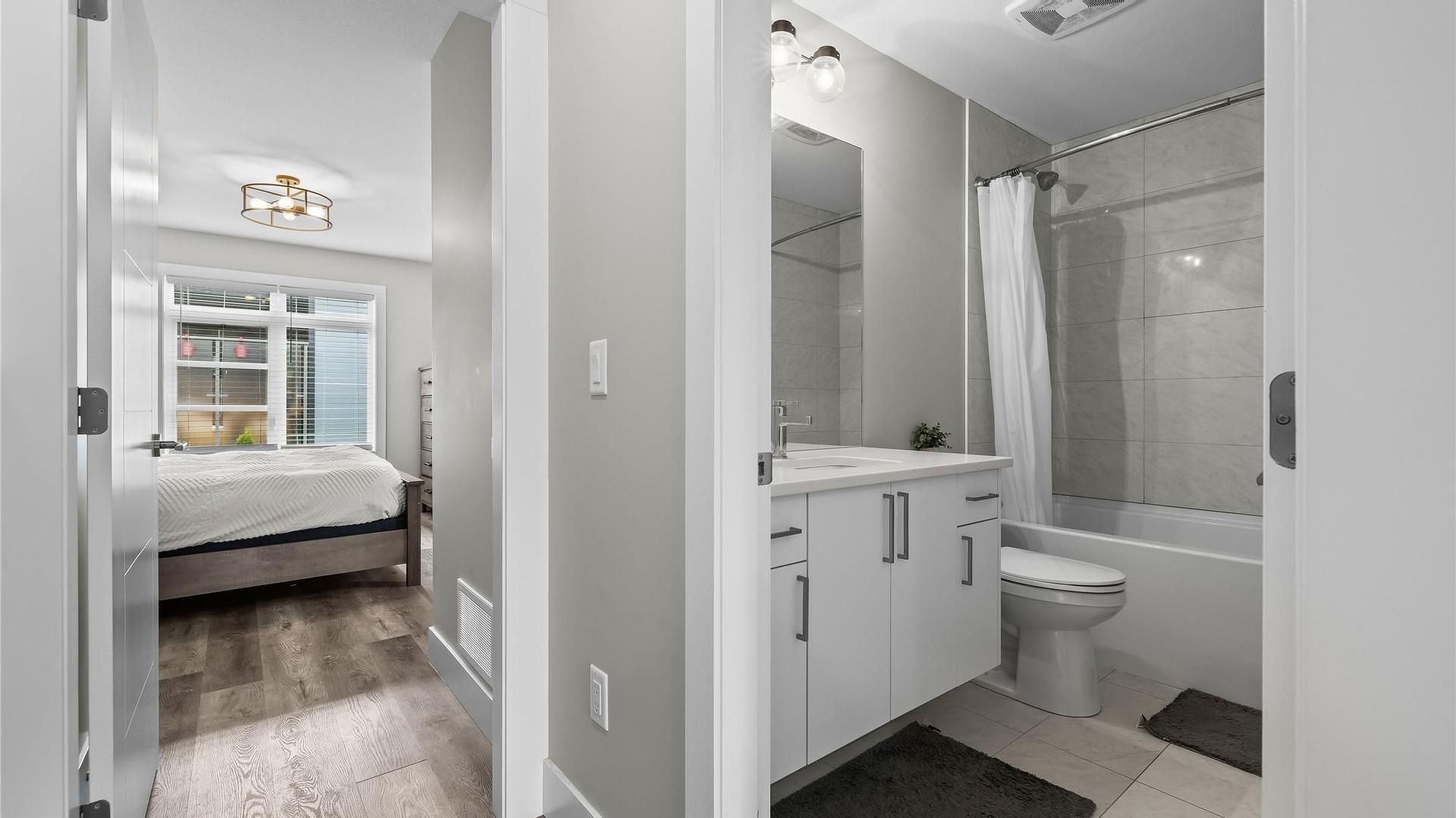 









771


Raymer

Avenue, 2,
Kelowna,




BC
V1Y 4Z7


