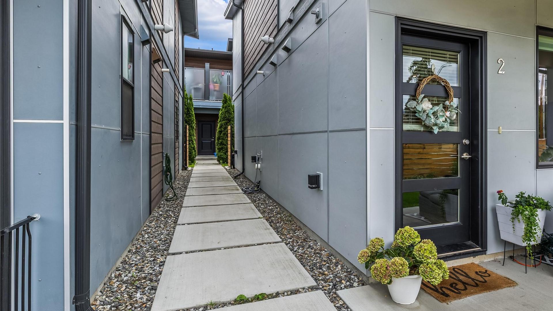 









771


Raymer

Avenue, 2,
Kelowna,




BC
V1Y 4Z7

