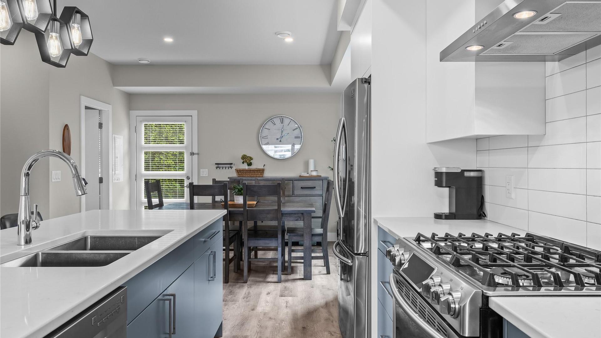 









771


Raymer

Avenue, 2,
Kelowna,




BC
V1Y 4Z7

