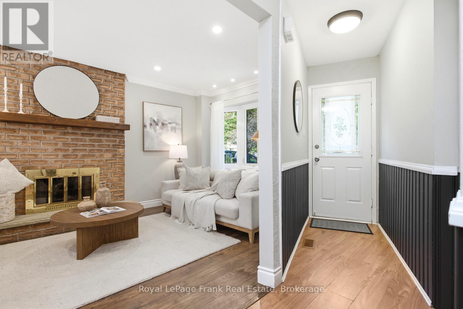 












731 HONEY TREE COURT

,
Whitby (Williamsburg),




Ontario
L1N7W5

