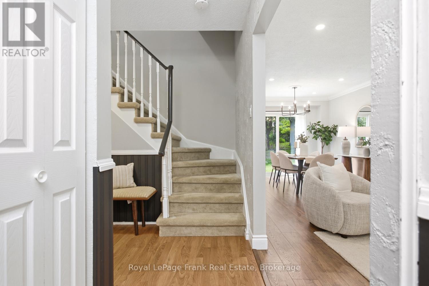 












731 HONEY TREE COURT

,
Whitby (Williamsburg),




Ontario
L1N7W5


