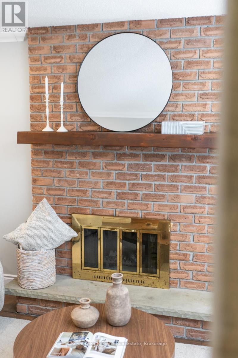 












731 HONEY TREE COURT

,
Whitby (Williamsburg),




Ontario
L1N7W5

