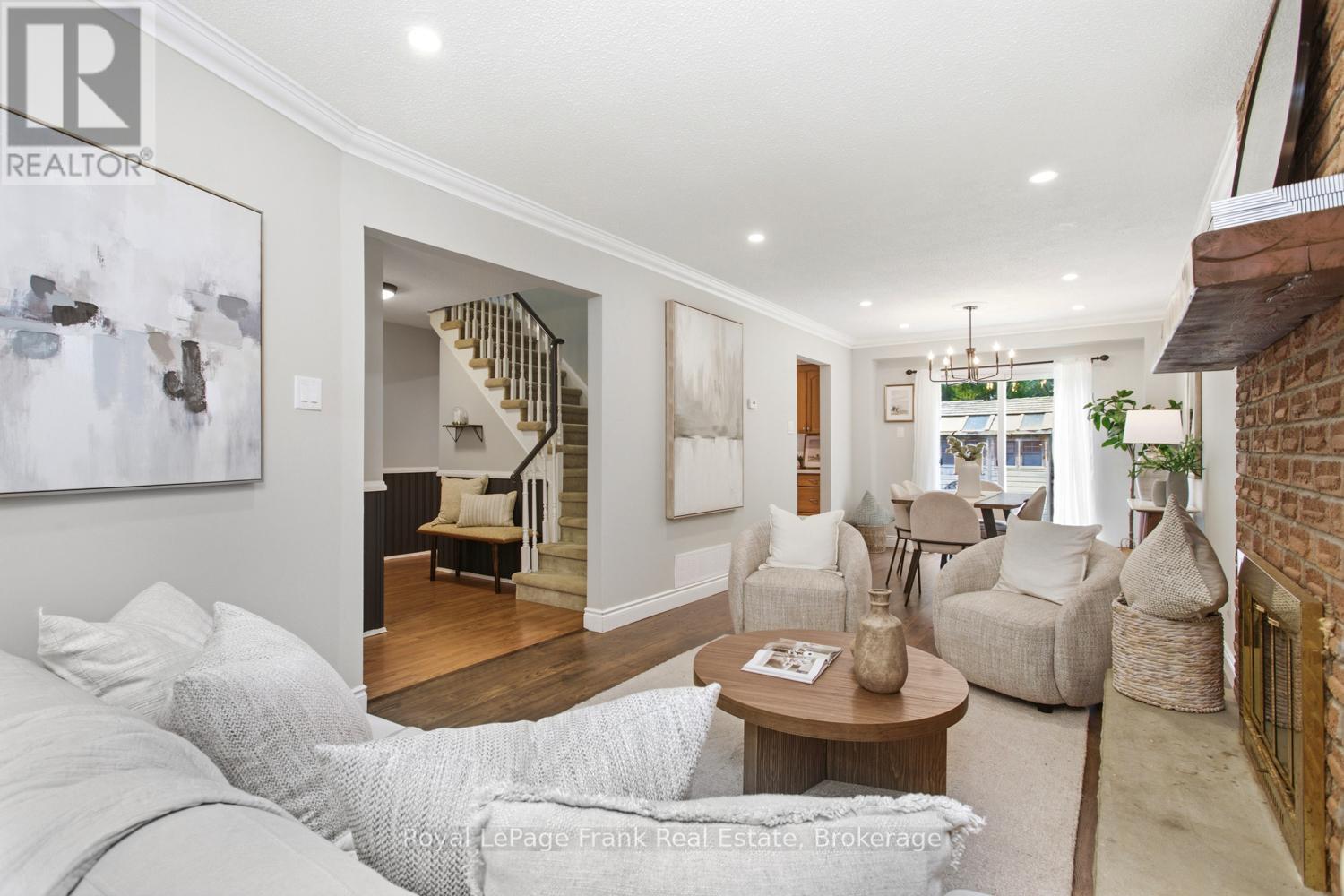 












731 HONEY TREE COURT

,
Whitby (Williamsburg),




Ontario
L1N7W5

