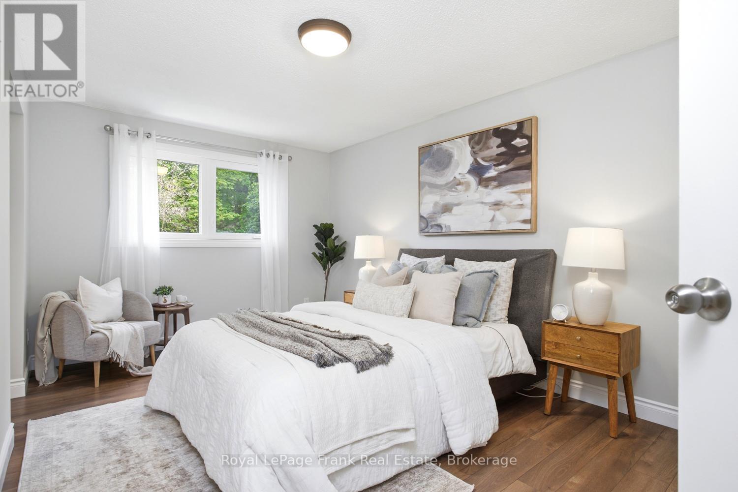 












731 HONEY TREE COURT

,
Whitby (Williamsburg),




Ontario
L1N7W5

