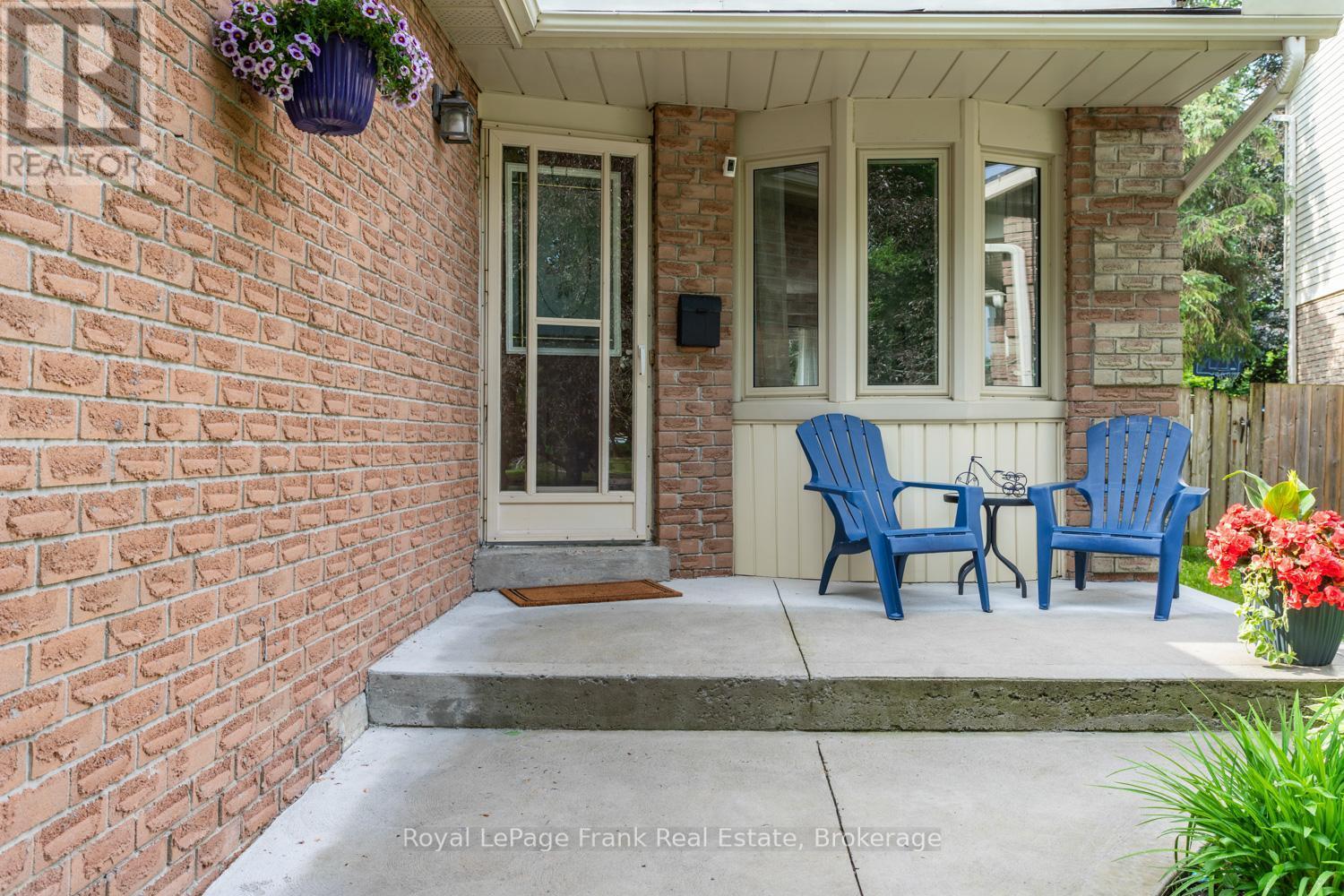 












731 HONEY TREE COURT

,
Whitby (Williamsburg),




Ontario
L1N7W5

