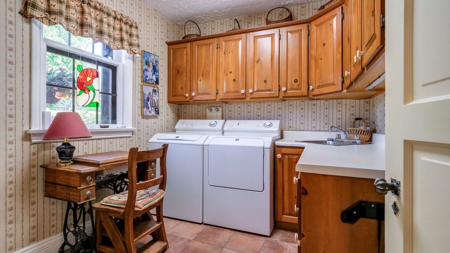 









58


Rue Mountain

,
Granby,




QC
J2G6S1


